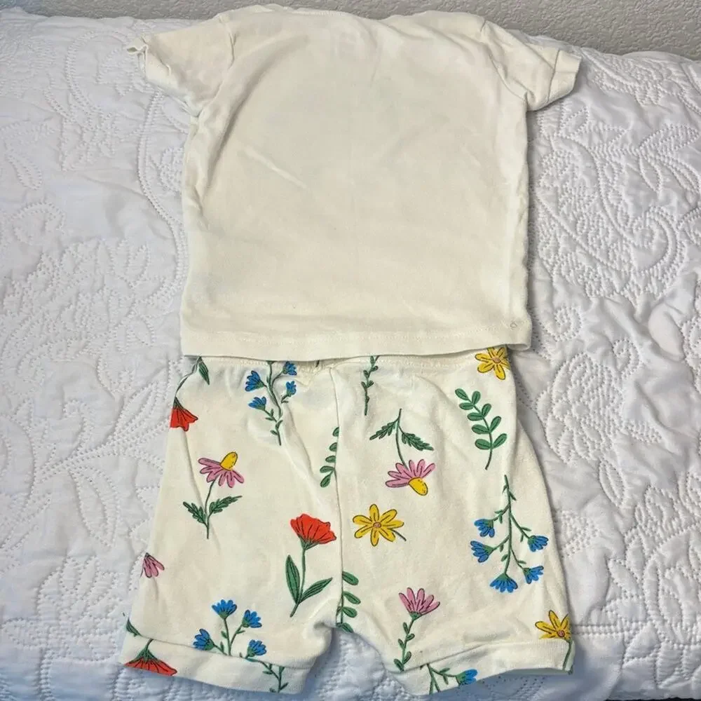 Old Navy Cream Flower Child Floral T-Shirt and Shorts Set Sz 6-12 months Spring